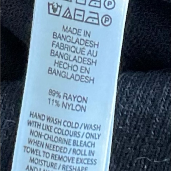 Joe Fresh NWT Long button down vest black - Picture 4 of 4